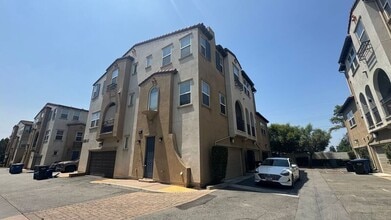 Building Photo - 1029 Chandler Dr