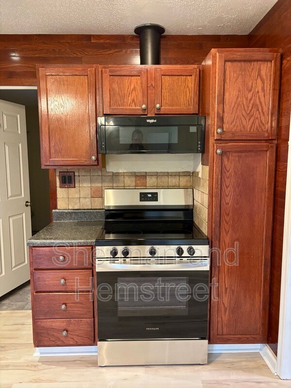 Building Photo - 263 Fairfax Pl