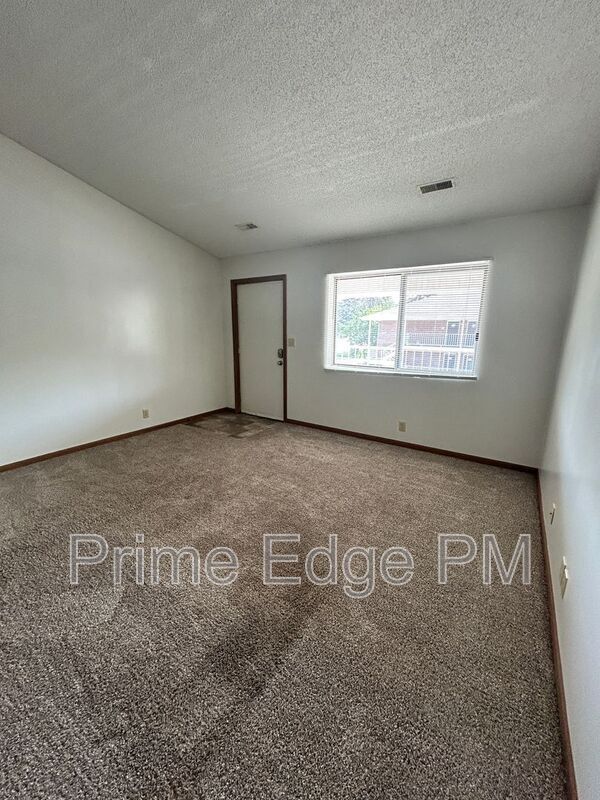 Foto del edificio - 4615 Prescott Ave