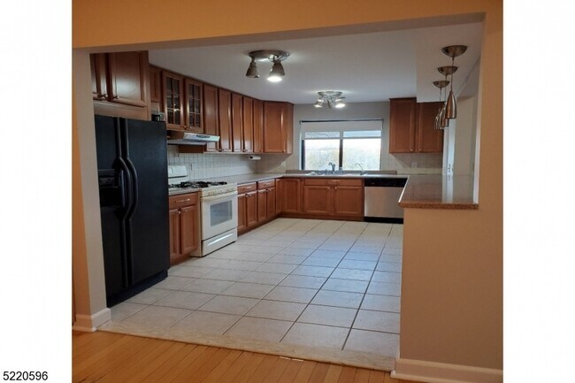 Foto del edificio - 33 Green Valley Ct