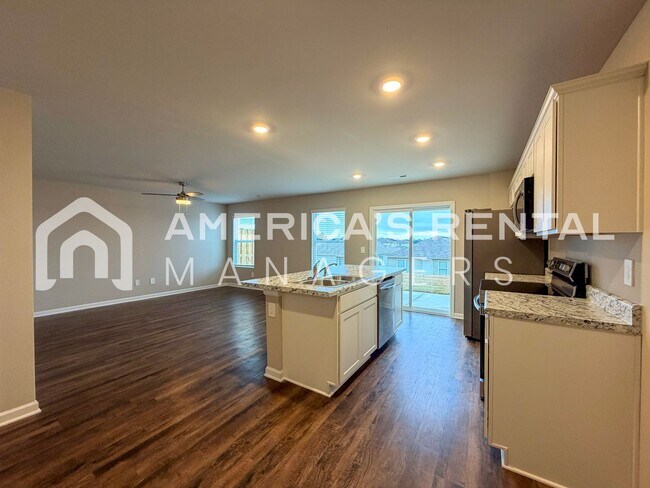 Foto del edificio - ONE AND A HALF MONTH FREE!! Charming 3 Bedroom Townhome with Open Floor Plan in Decatur, AL for R...