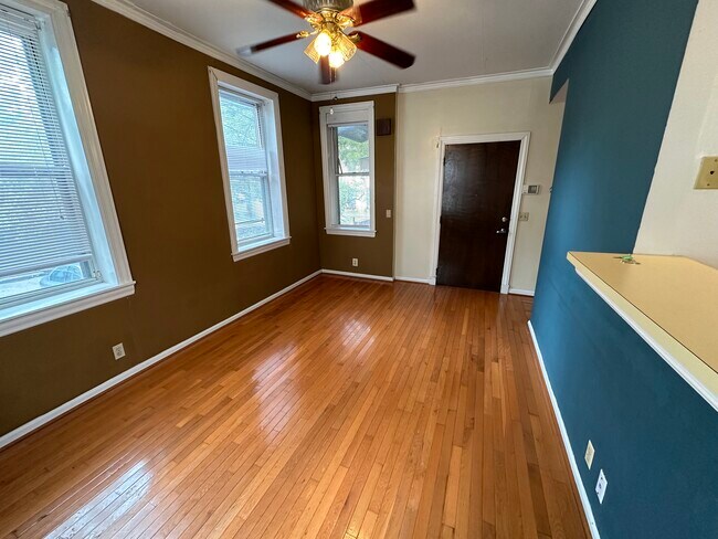 Foto del edificio - 8 W Hollister St