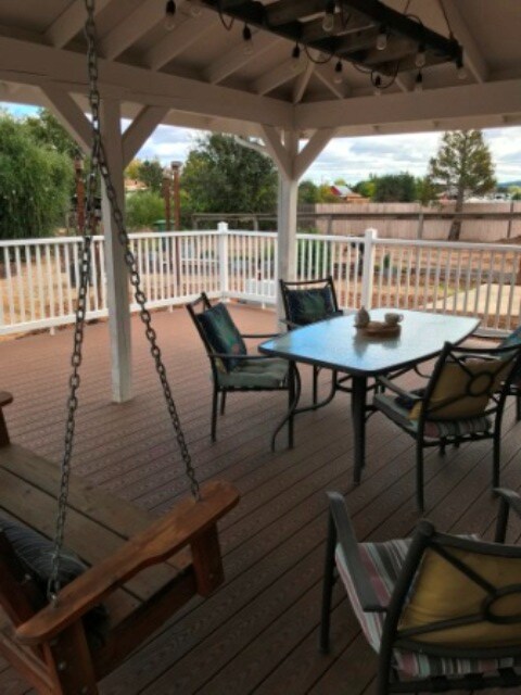 Foto del edificio - 1055 Tishlini Ln