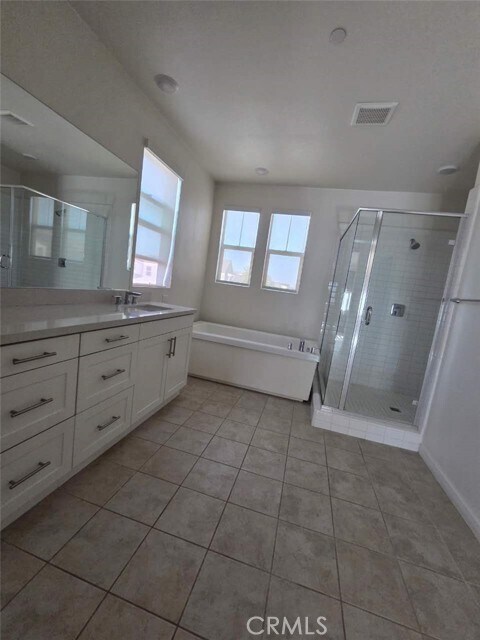 Building Photo - 4780 S Ivy Ave