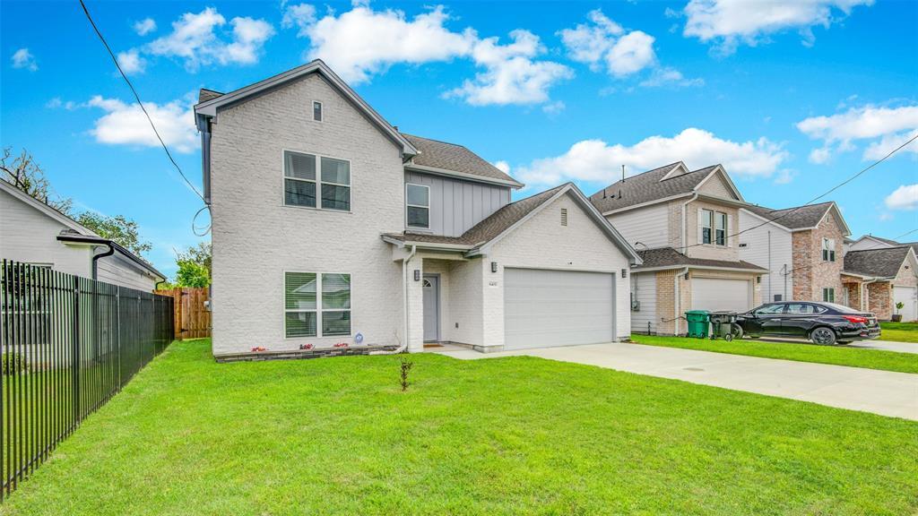 Foto principal - 8402 James Franklin St