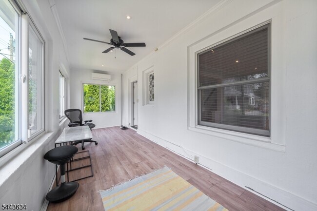 Foto del edificio - 28 N Hillside Ave