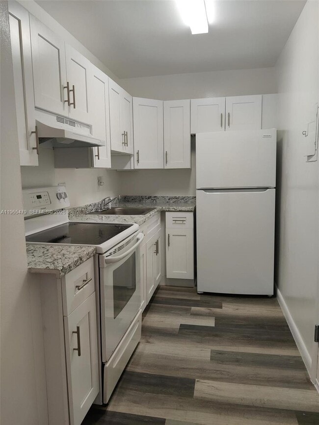 Building Photo - 5950 NE 18th Ave