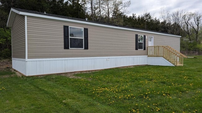 Foto del edificio - 15462 Lewis Rd