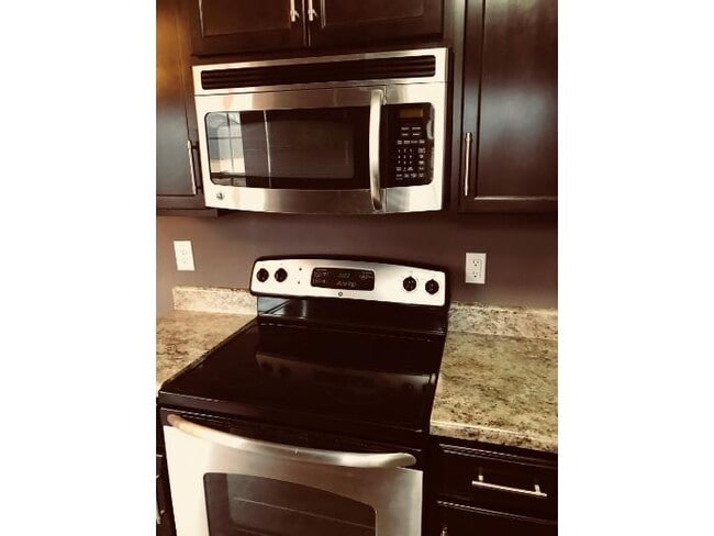 Kitchen - 1342 Whitt Ln