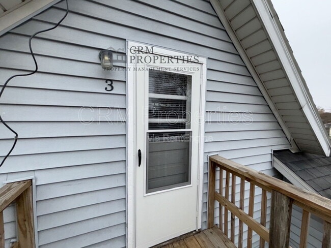 Building Photo - 1039 S Washington St