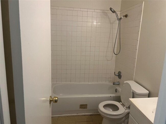 Building Photo - 2622 SW 31st Pl