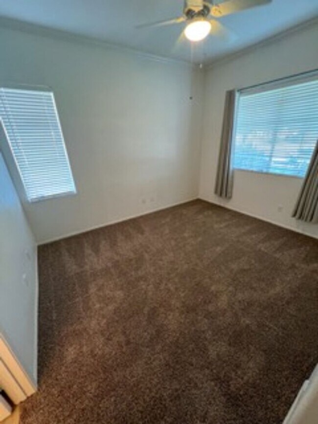 Foto del edificio - Stunning 2 bedroom Single-Story Home on Me...