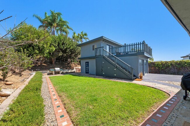 Foto del edificio - 5091 Foothill Blvd