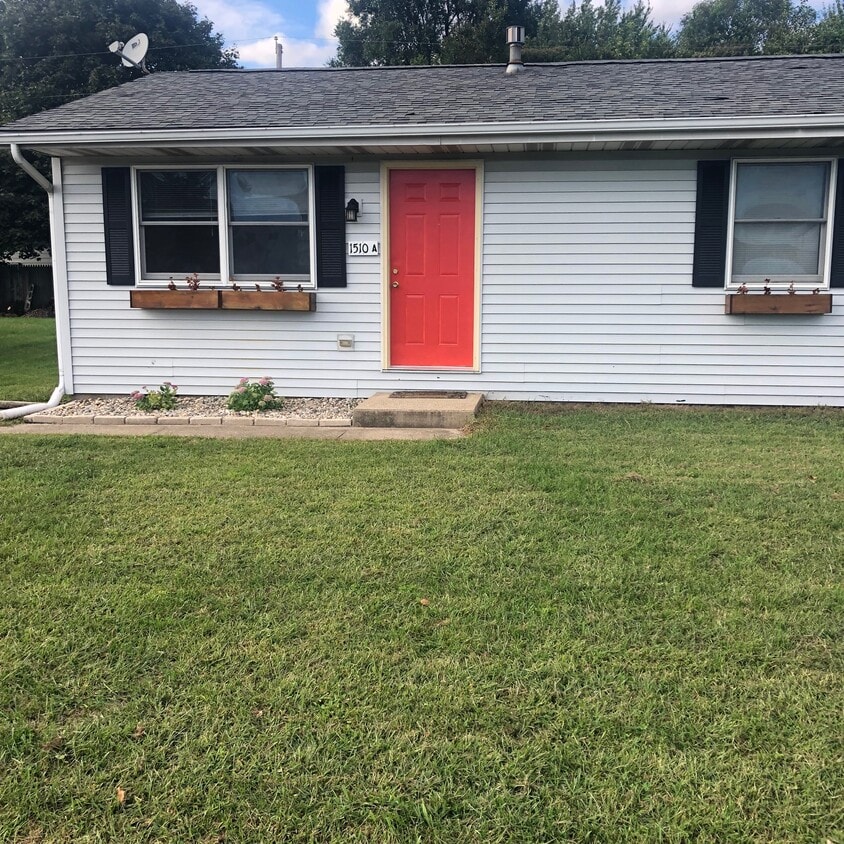 Front - 1510 Dot Street