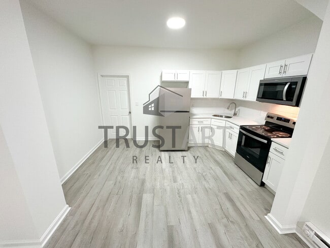 Photo - 2153 W Grange Ave House