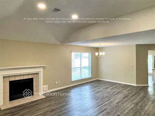 Foto del edificio - 8919 Village Hills Dr