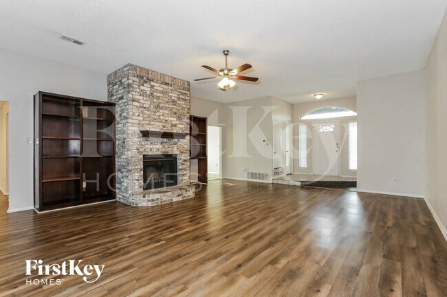 Foto del edificio - 714 Windridge Ln