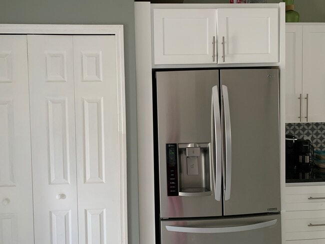 Building Photo - 2732 Adela Ave