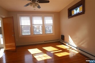 Building Photo - 549 2nd