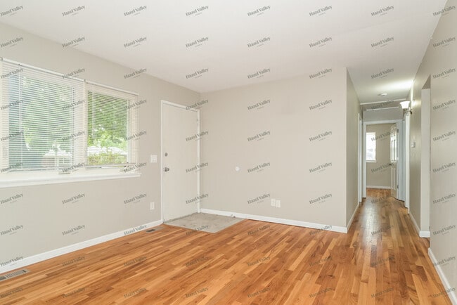 Foto del edificio - 7335 Landi Ct