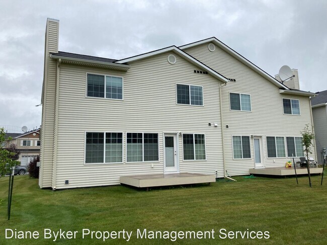 Building Photo - 3 br, 2.5 bath House - 8936 Dry Creek Loop