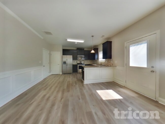 Building Photo - 424 Hyder Ct