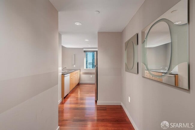 Foto del edificio - 333 1st St