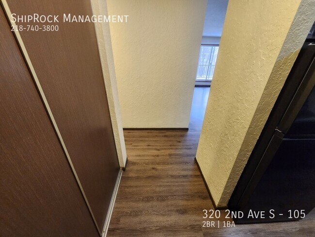 Foto del edificio - 320 2nd Ave S