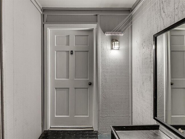 Foto del edificio - 1703 E Lindsey St