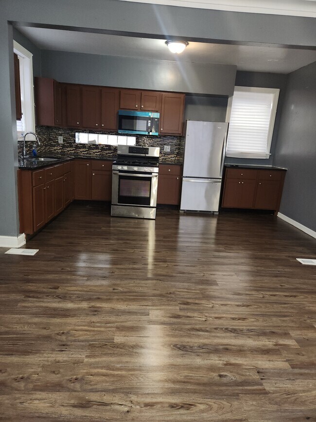 Foto del edificio - 8711 S Kingston Ave