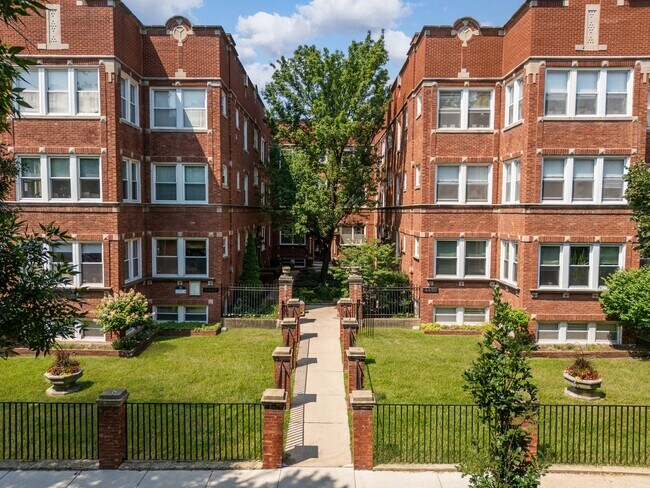 Building Photo - 4442 N Beacon St