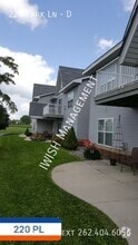 Building Photo - 220 Park Ln
