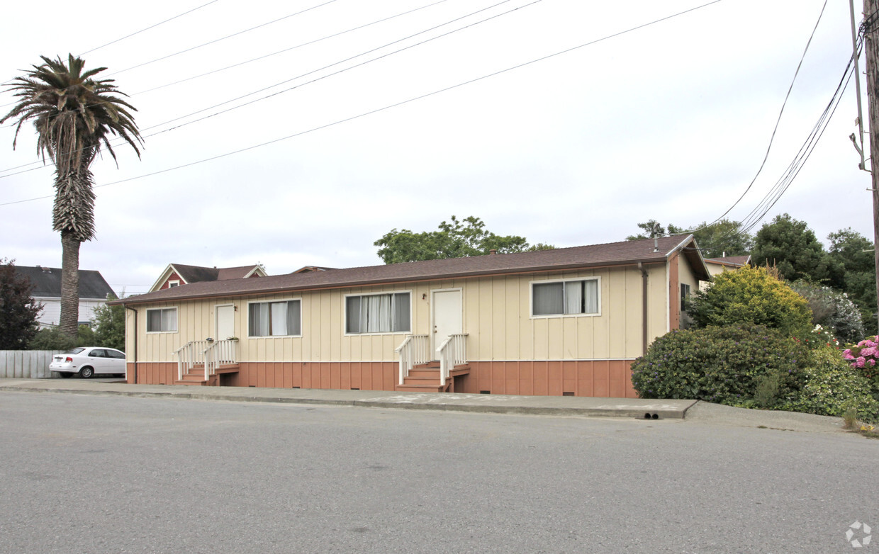 Foto del edificio - 323 Stage Rd