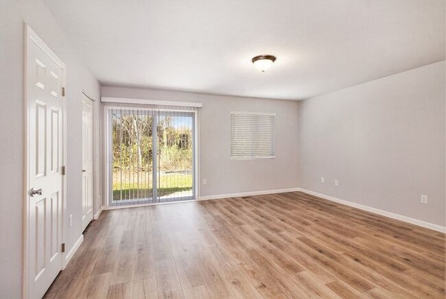 Building Photo - 2226 Macatawa Ln