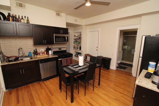 Foto del edificio - 1435 N Ashland Ave