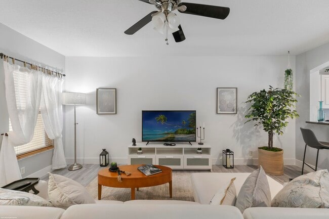 Photo - 1543 Westchester Ave Townhome