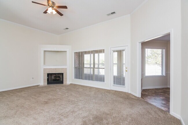 Foto del edificio - 7942 Breezy Meadows Ln