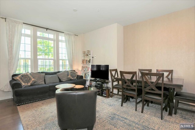 Foto del edificio - 114 Wesmont Drive