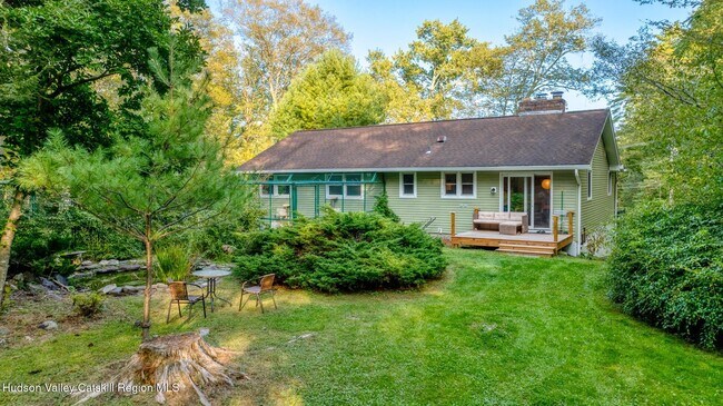 Building Photo - 15 Forestwood Dr