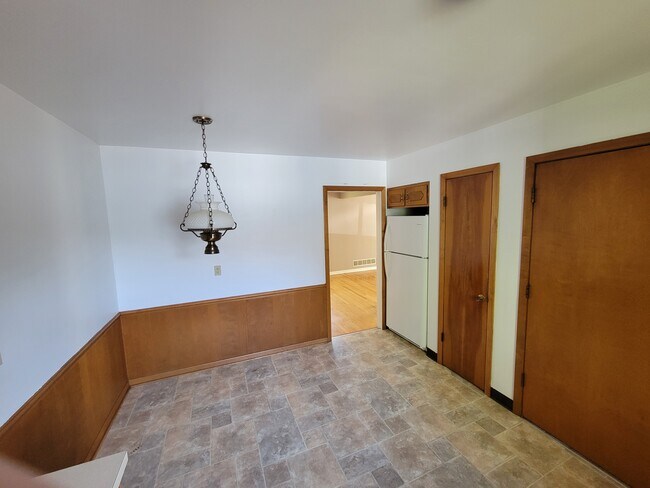 Dining Area - 1835 Cromwell Dr