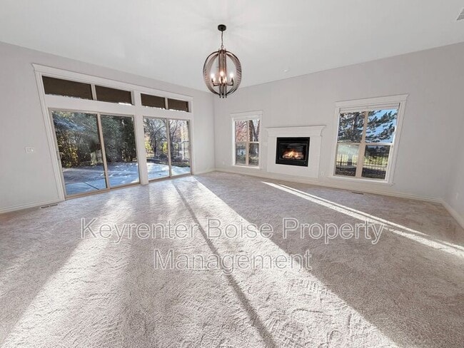 Building Photo - 1141 E Crowne Pointe Dr