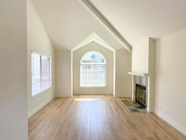 Foto del edificio - Resort Living in this Gorgeous Condo! 1 Ca...