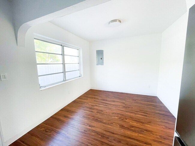 Building Photo - 3003 Residential