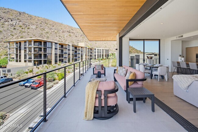 Building Photo - 4849 N Camelback Rdg Dr