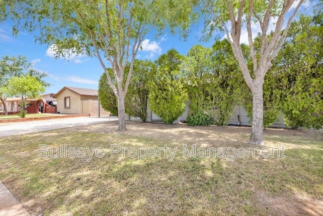 Photo - 13811 N 37th Way House