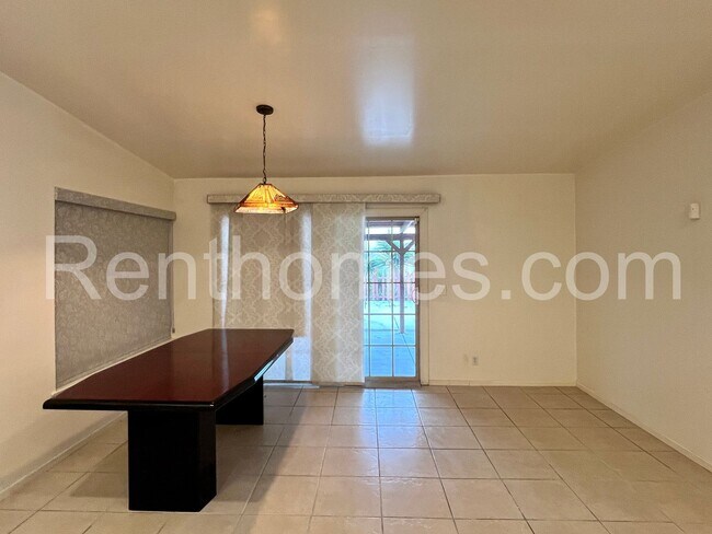 Foto del edificio - 11460 Avenida Del Gato