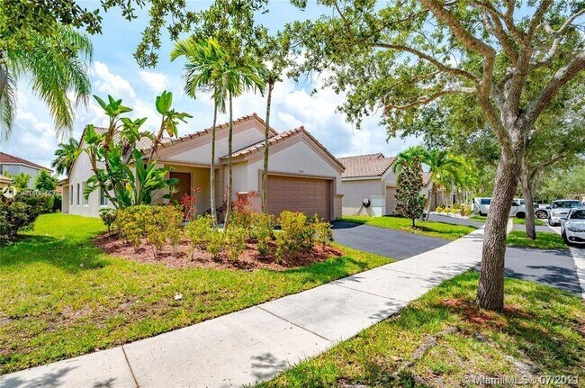 Foto del edificio - 1530 Canary Island Dr