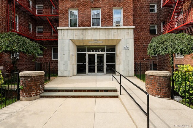 Building Photo - 99-15-99-66 66th Ave