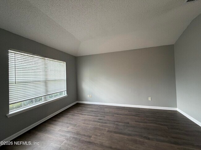 Foto del edificio - 3041 Southhall Ct