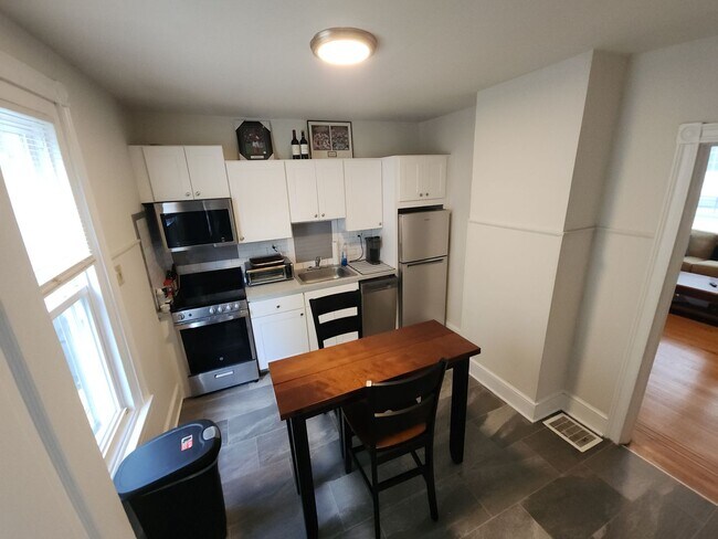 Foto del edificio - Great Location Conshy Apartment w/Central ...
